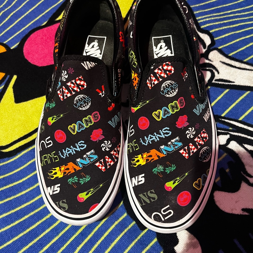 Graphic Slip-Ons (VANS)